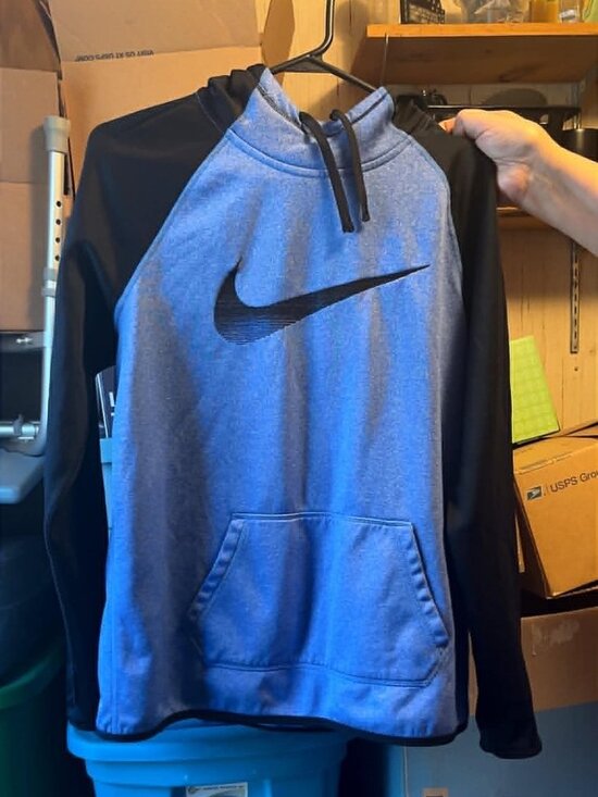 Nike Other - nike thermal fit hoodie large very nice